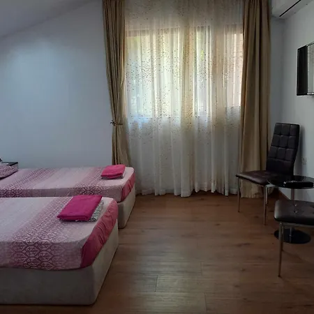 Стаи За Гости Калина 1 Vendégház *
